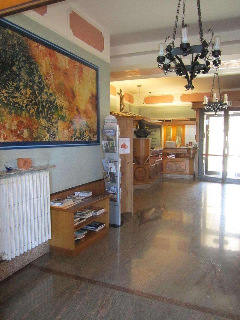 Tourist Hotel Potenza Bagian luar foto