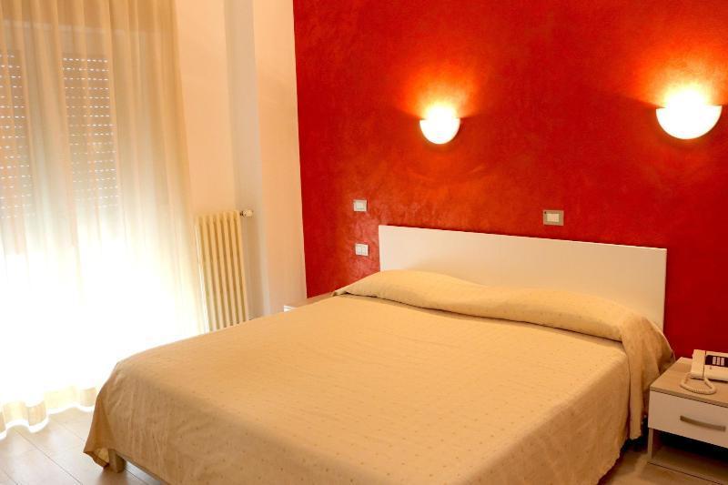 Tourist Hotel Potenza Bagian luar foto