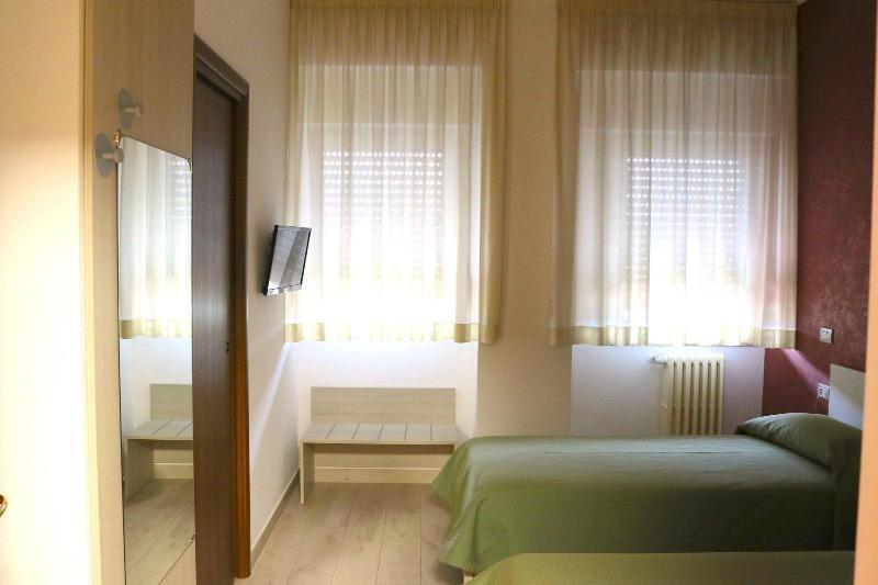 Tourist Hotel Potenza Bagian luar foto