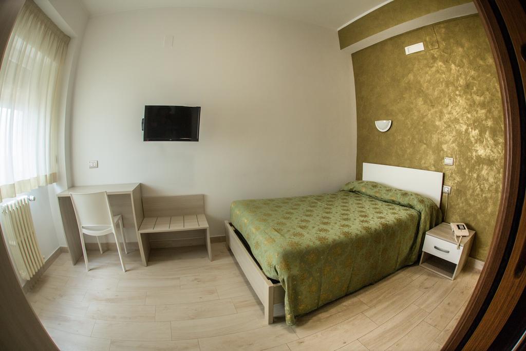 Tourist Hotel Potenza Bagian luar foto
