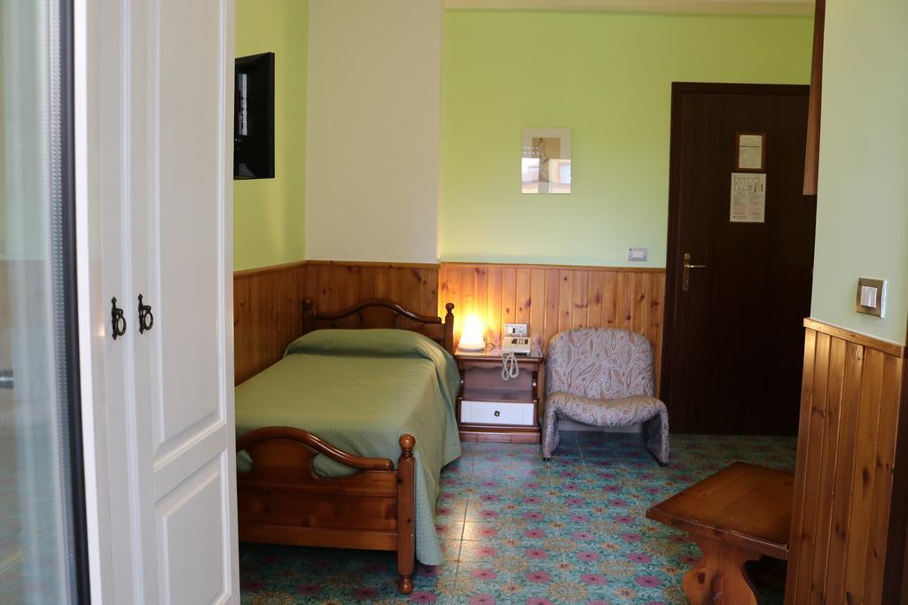 Tourist Hotel Potenza Bagian luar foto