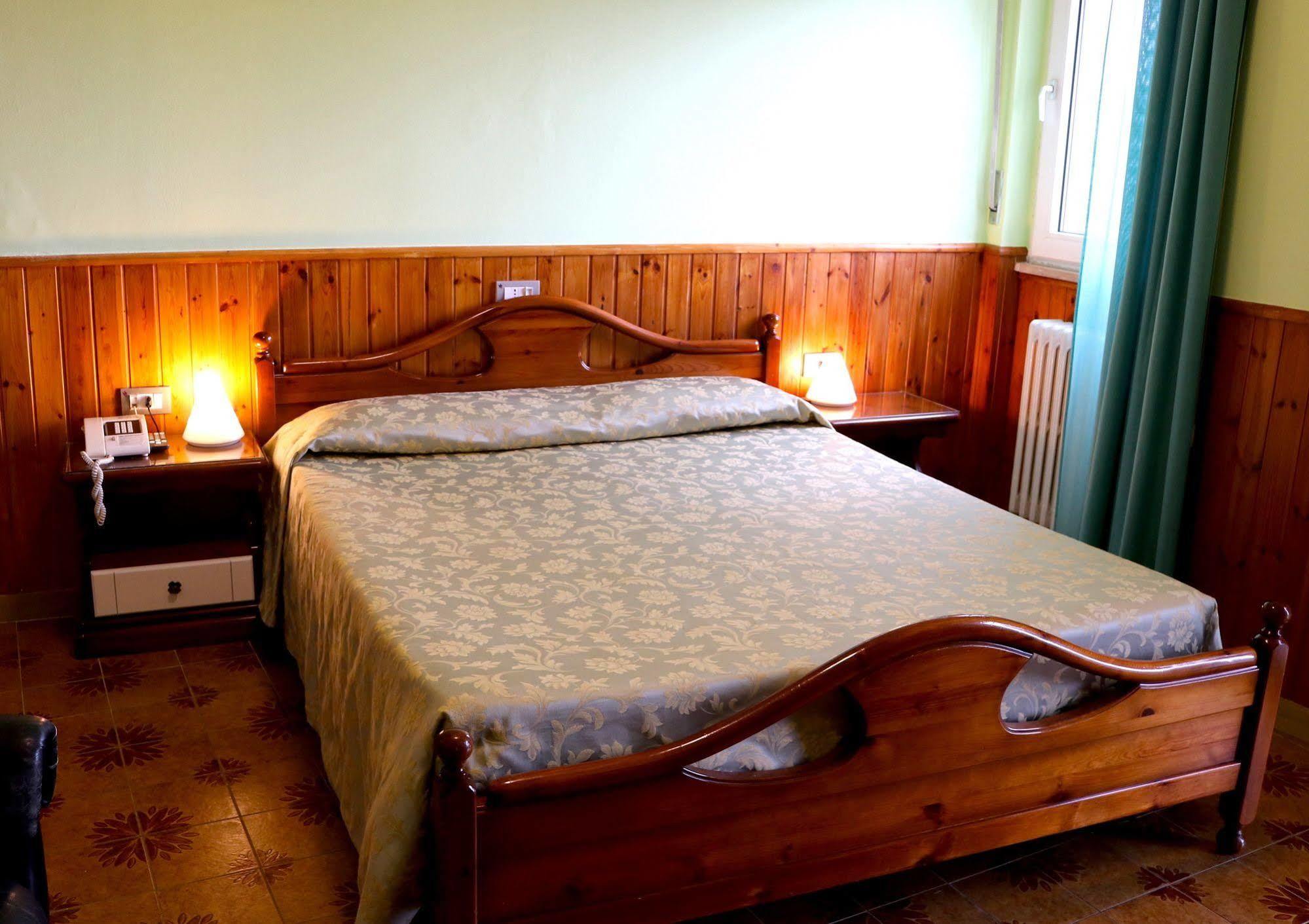 Tourist Hotel Potenza Bagian luar foto