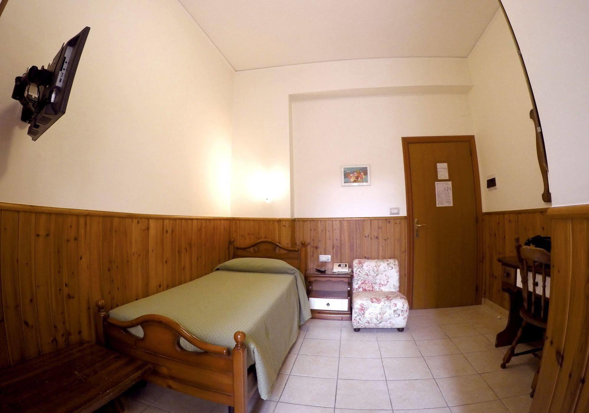 Tourist Hotel Potenza Bagian luar foto