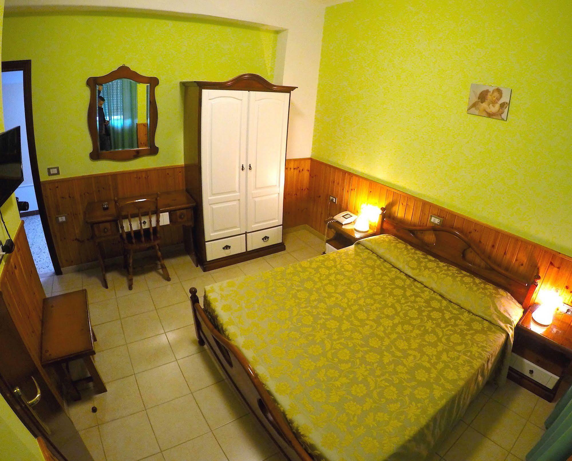 Tourist Hotel Potenza Bagian luar foto