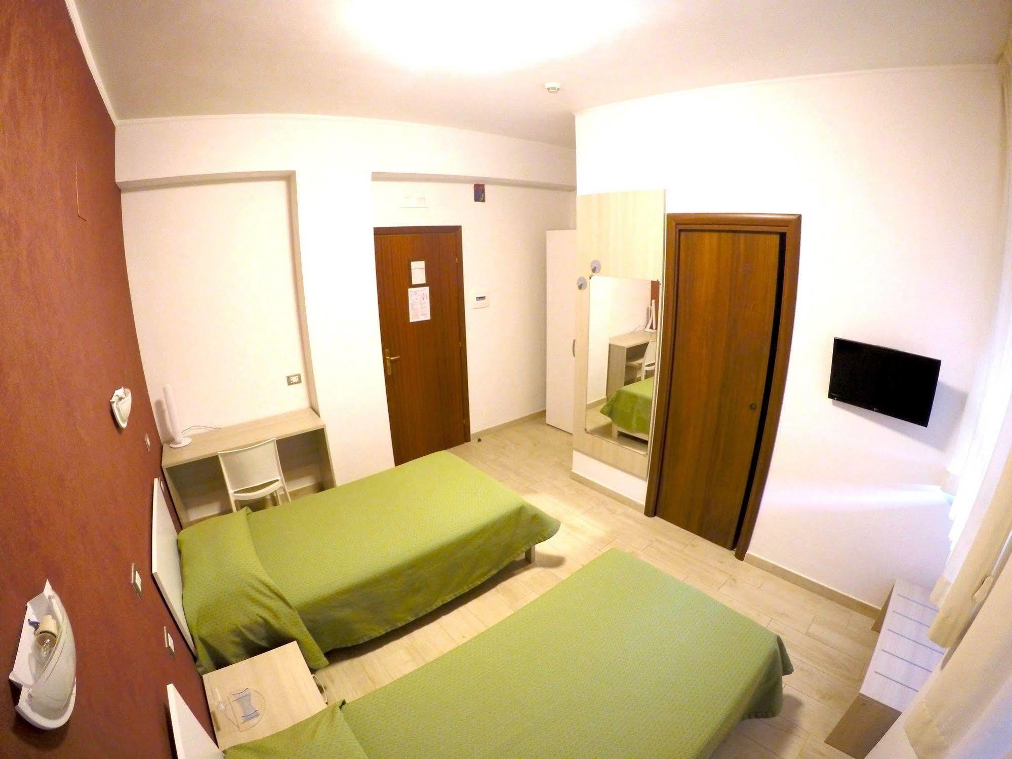 Tourist Hotel Potenza Bagian luar foto