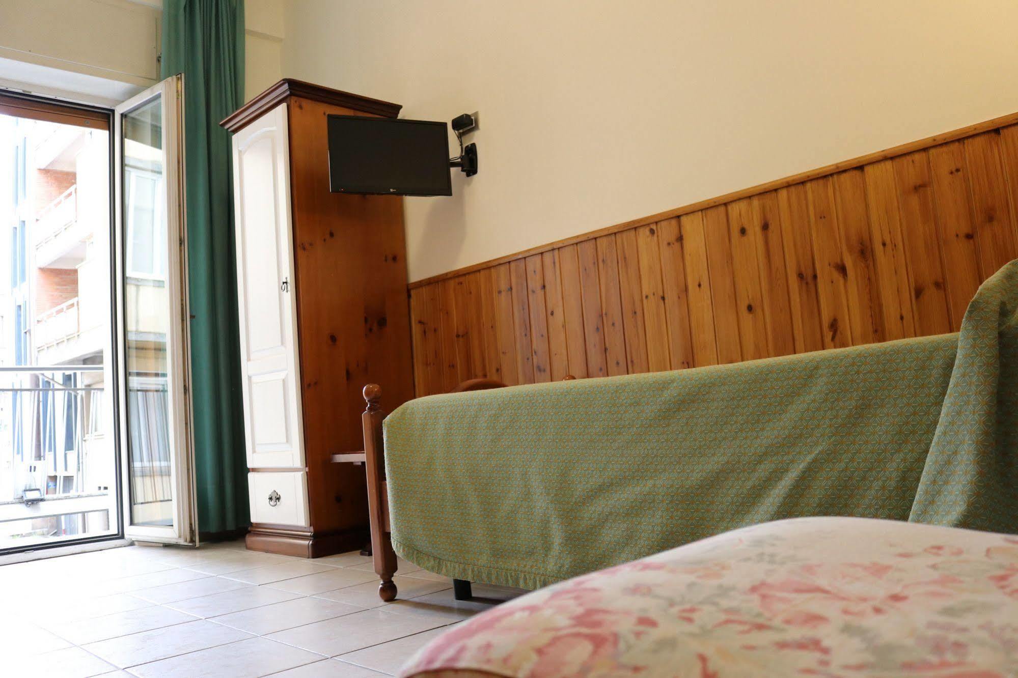 Tourist Hotel Potenza Bagian luar foto